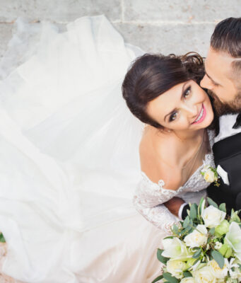 Finding the right balance: Traditional vs. modern wedding elements